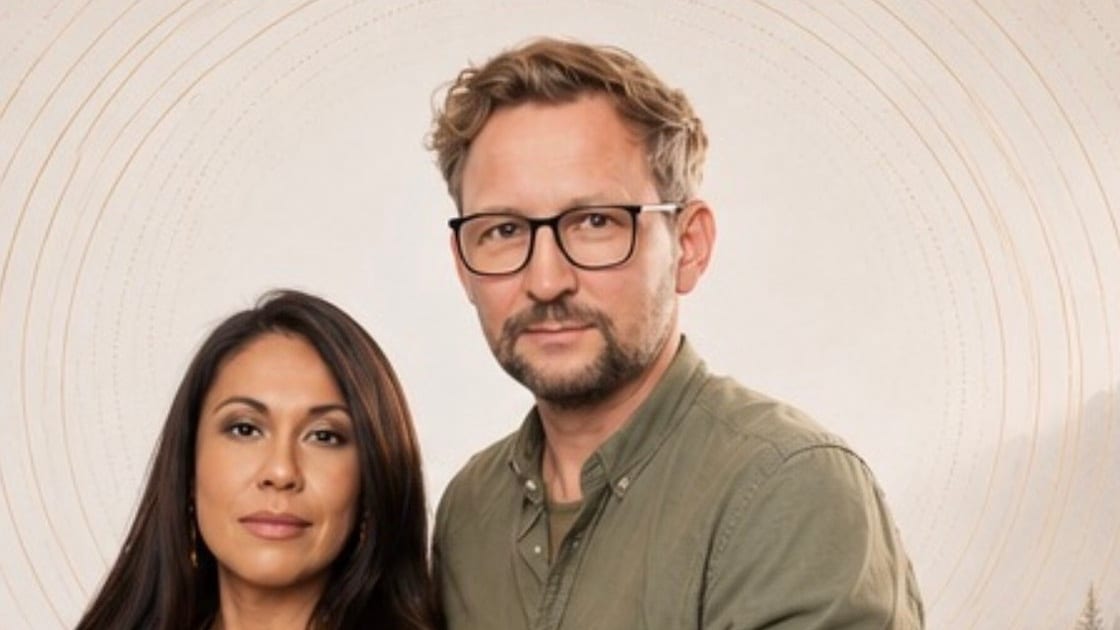 Melanie und Oliver blicken in die Kamera
